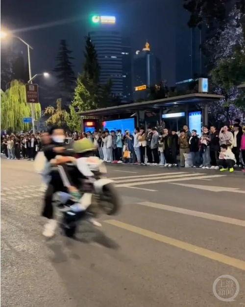 运动风网红炸街,潮流运动新风尚